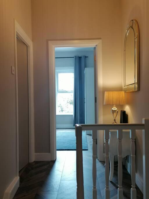 Stunning 3 Bedroom Townhouse In The Heart Of City Белфаст Экстерьер фото